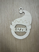 Load image into Gallery viewer, Bauble Heads