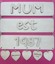 Load image into Gallery viewer, Mothers&#39; Day Hanging Plaques With Hearts
