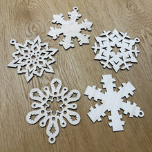 Load image into Gallery viewer, Snowflakes - 3D Bauble Decorations
