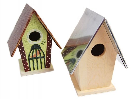 Bird box with zinc roof